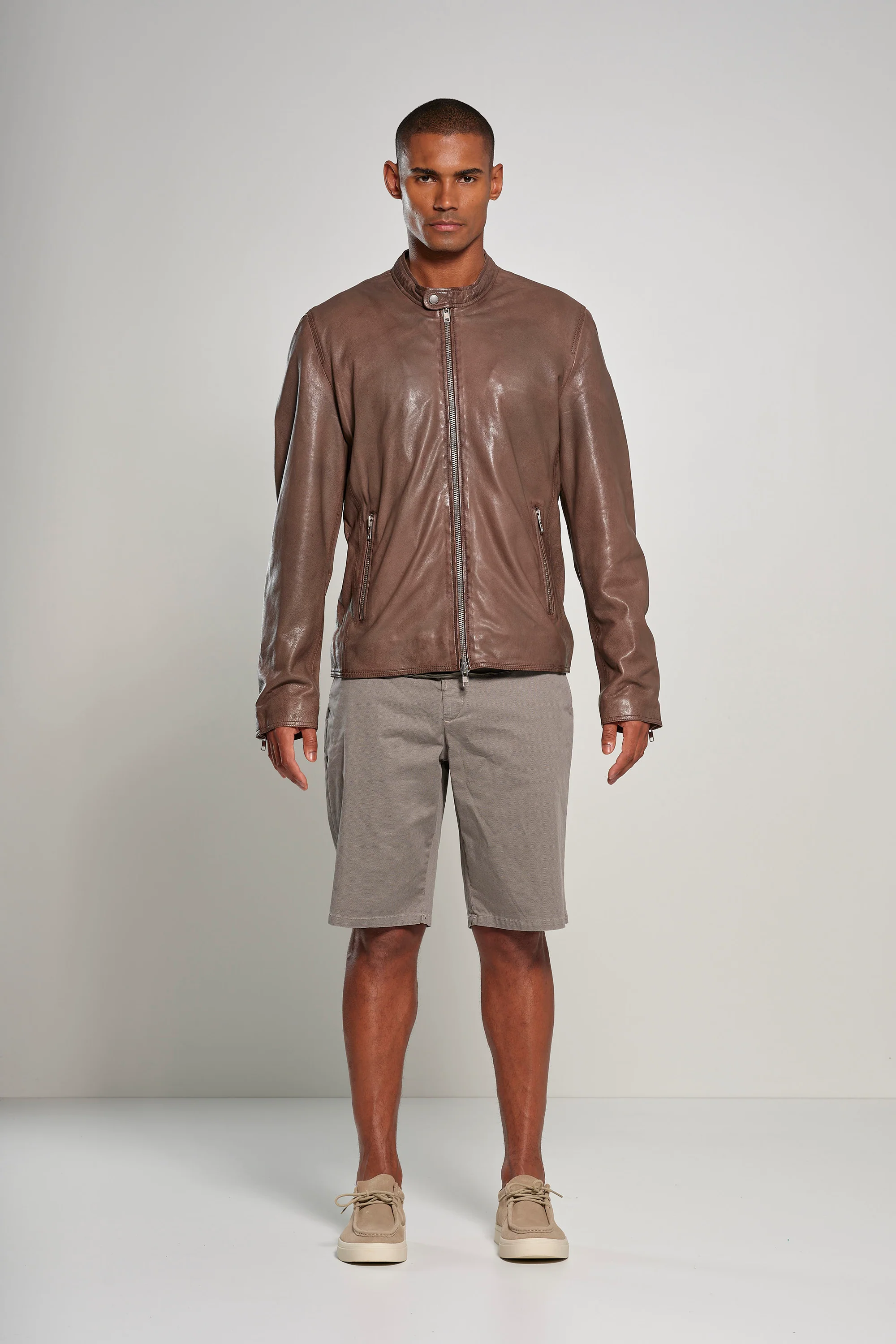 Bermuda chino in gabardina con micro-stampa - Image 12