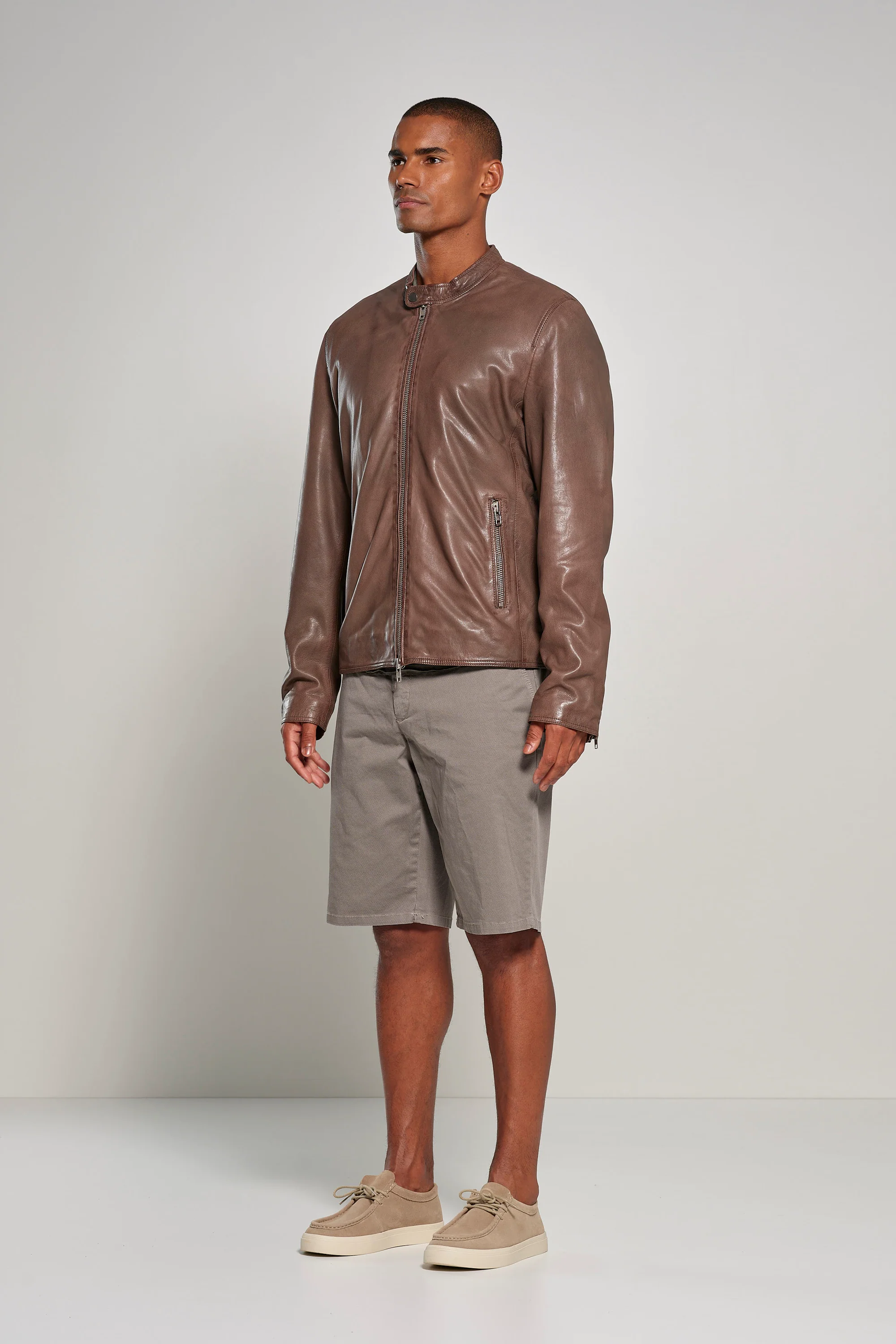 Bermuda chino in gabardina con micro-stampa - Image 17