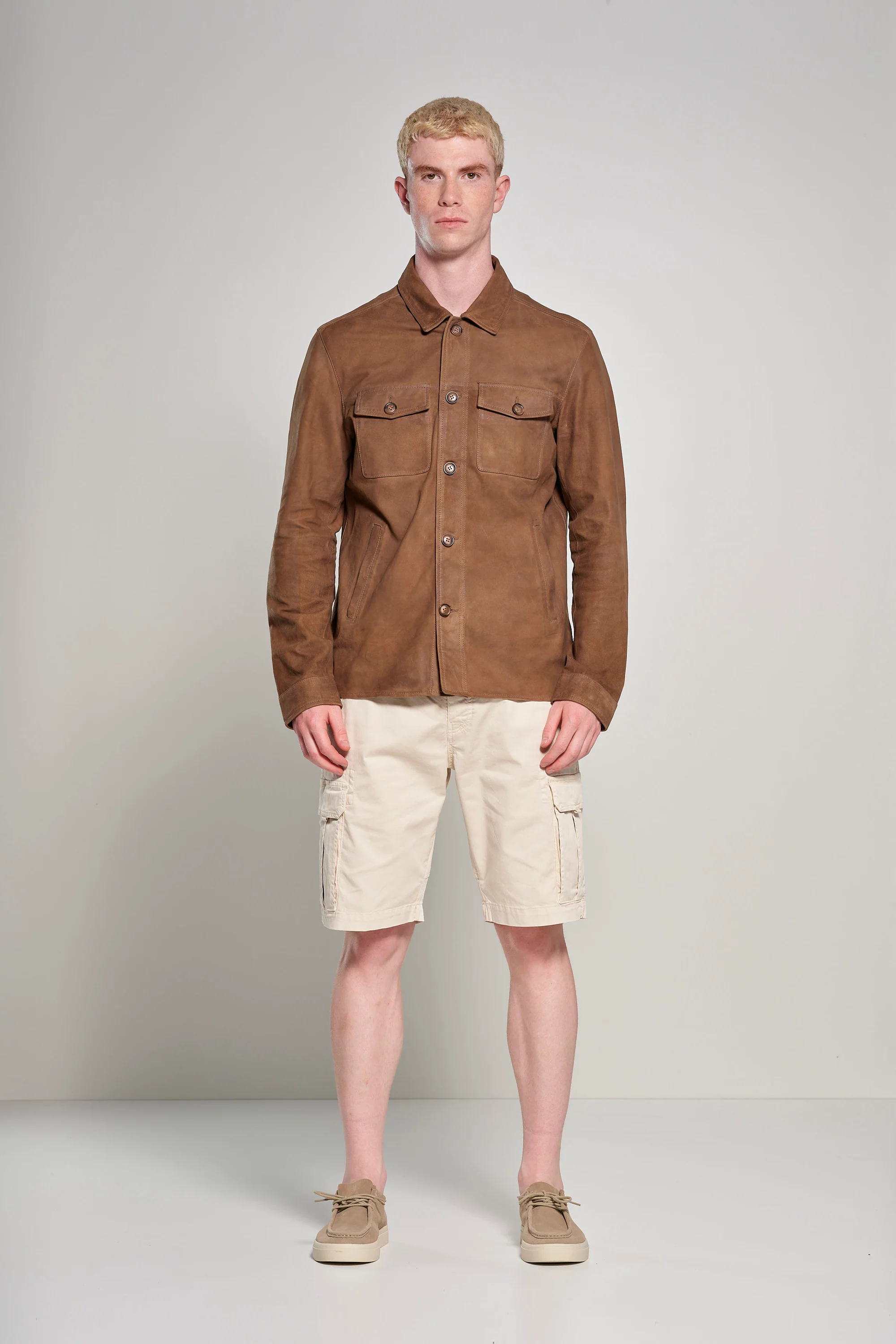 Bermuda con tasche cargo in gabardina di cotone - Image 25