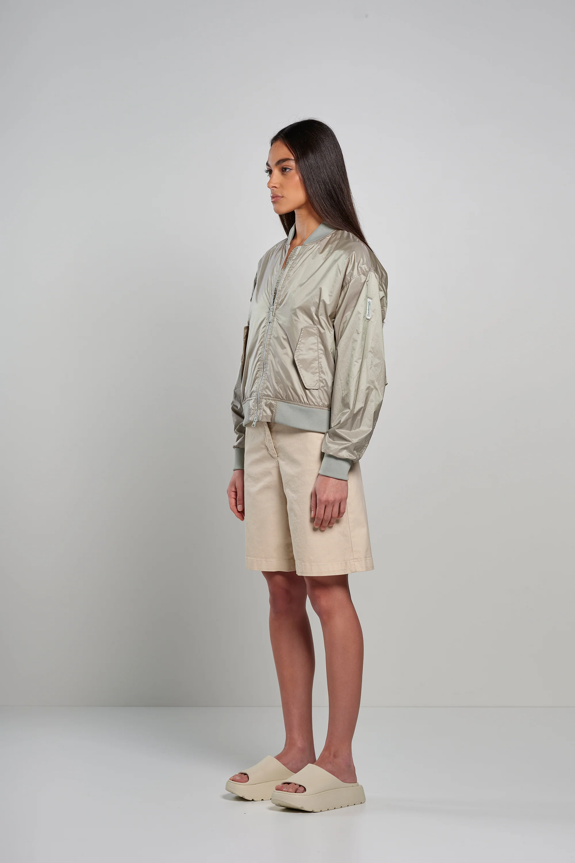 Bomber in Nylon Brillante con Colletto - Image 17