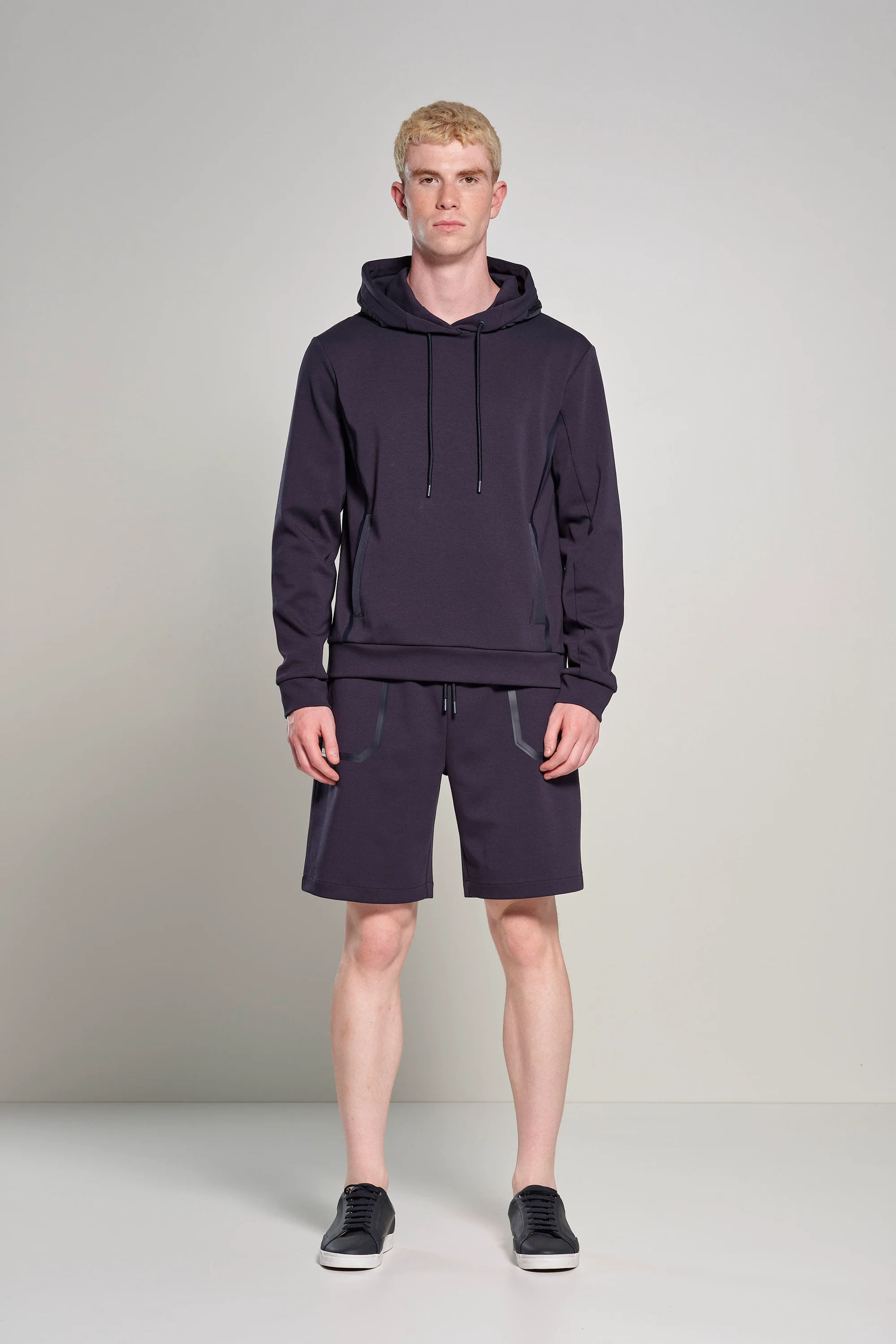 Felpa tecnica stretch con cappuccio - Image 6