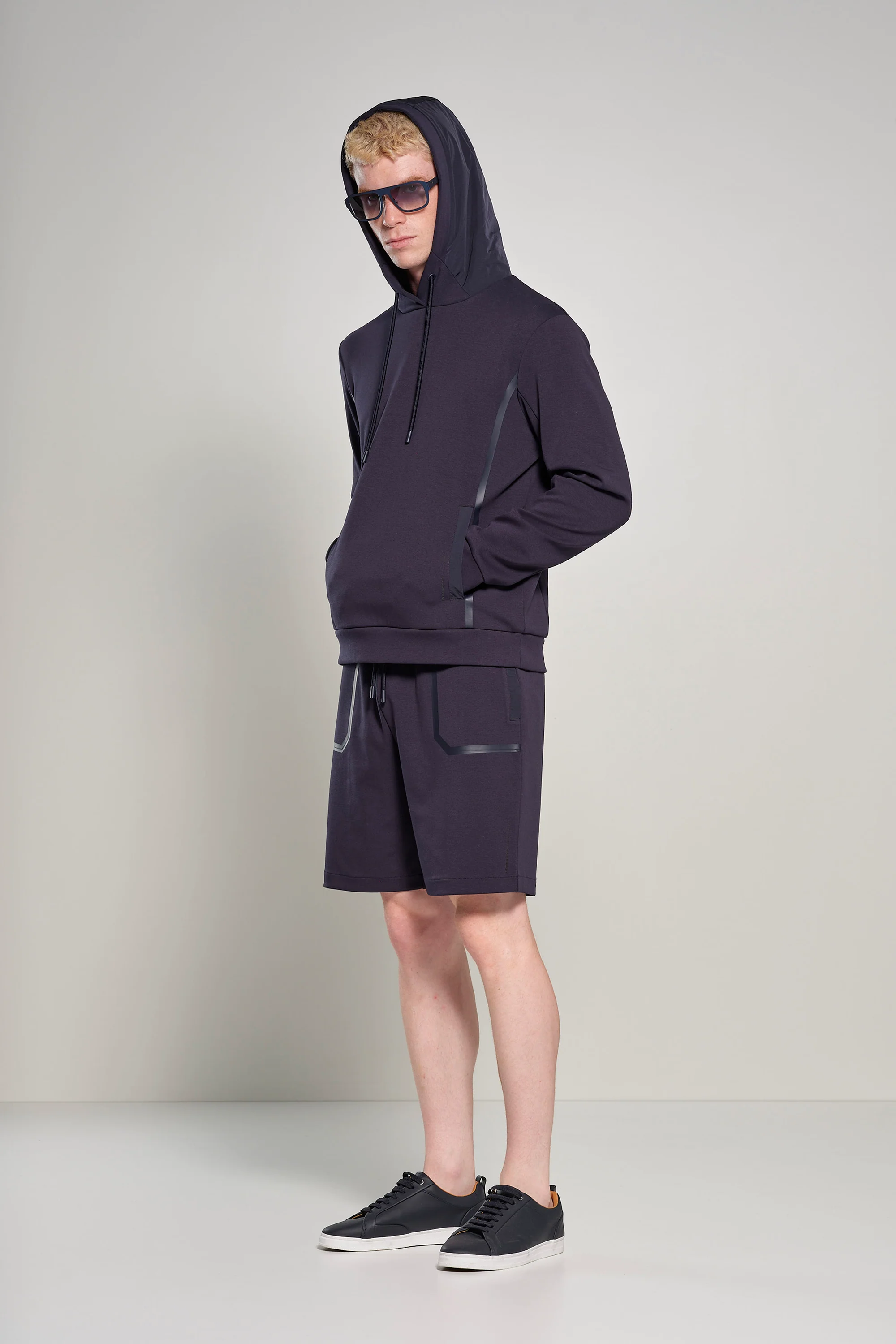 Felpa tecnica stretch con cappuccio - Image 8