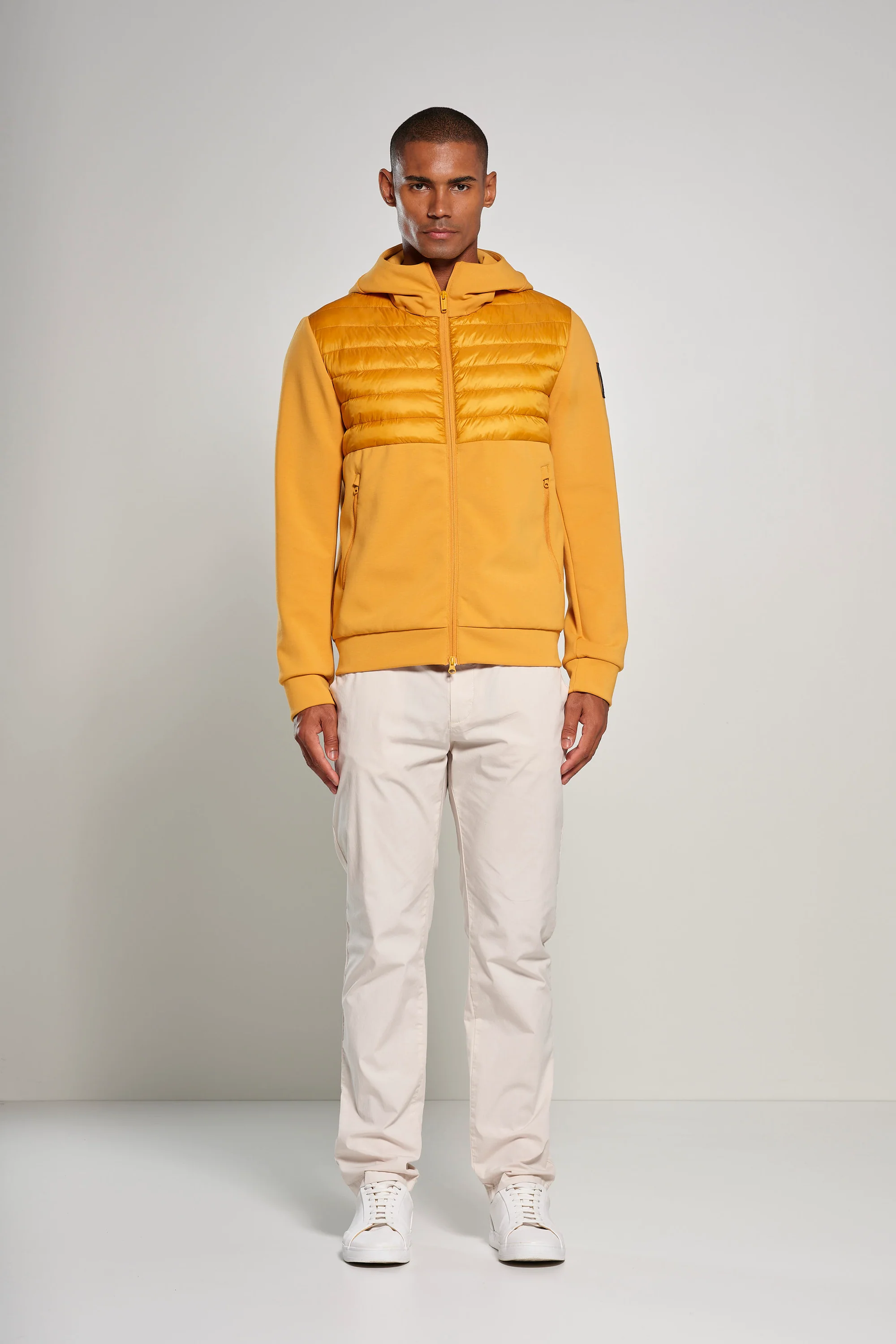 Giacca con cappuccio bimaterica in nylon e maglia - Image 24