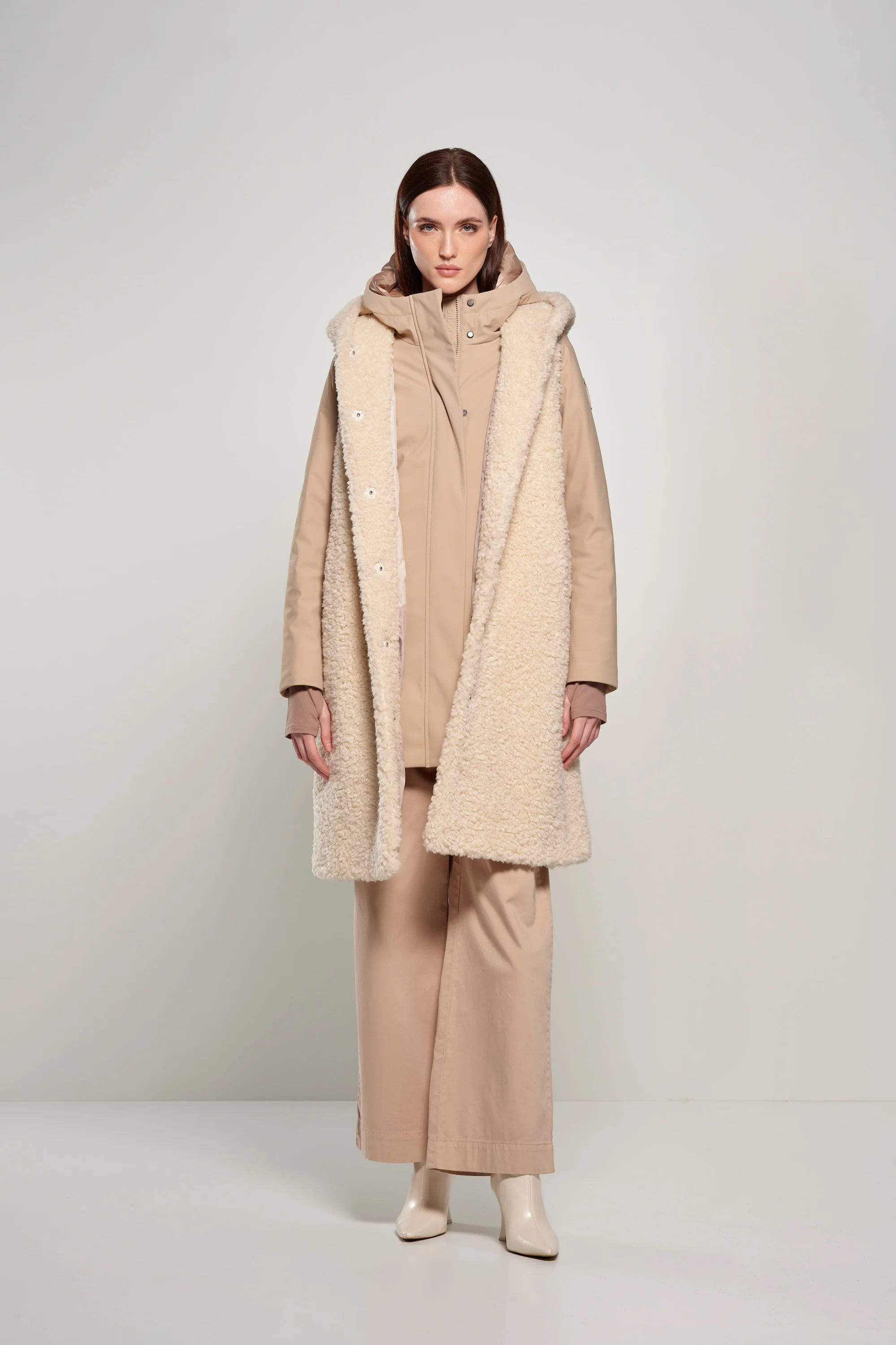 Gilet lungo da donna in pelliccetta sintetica effetto agnellino - Image 16