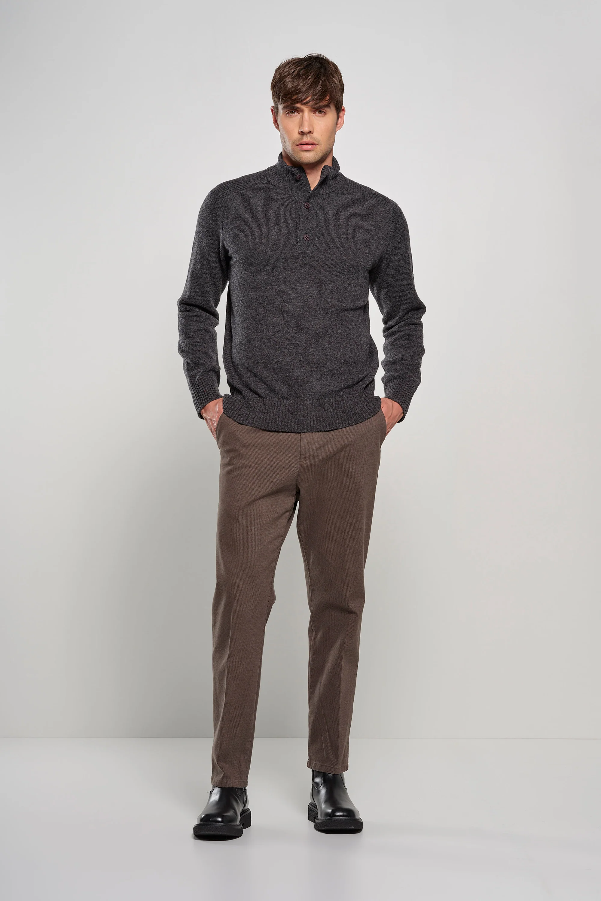 Pantalone chino slim fit in raso stretch con micro stampa - Image 20