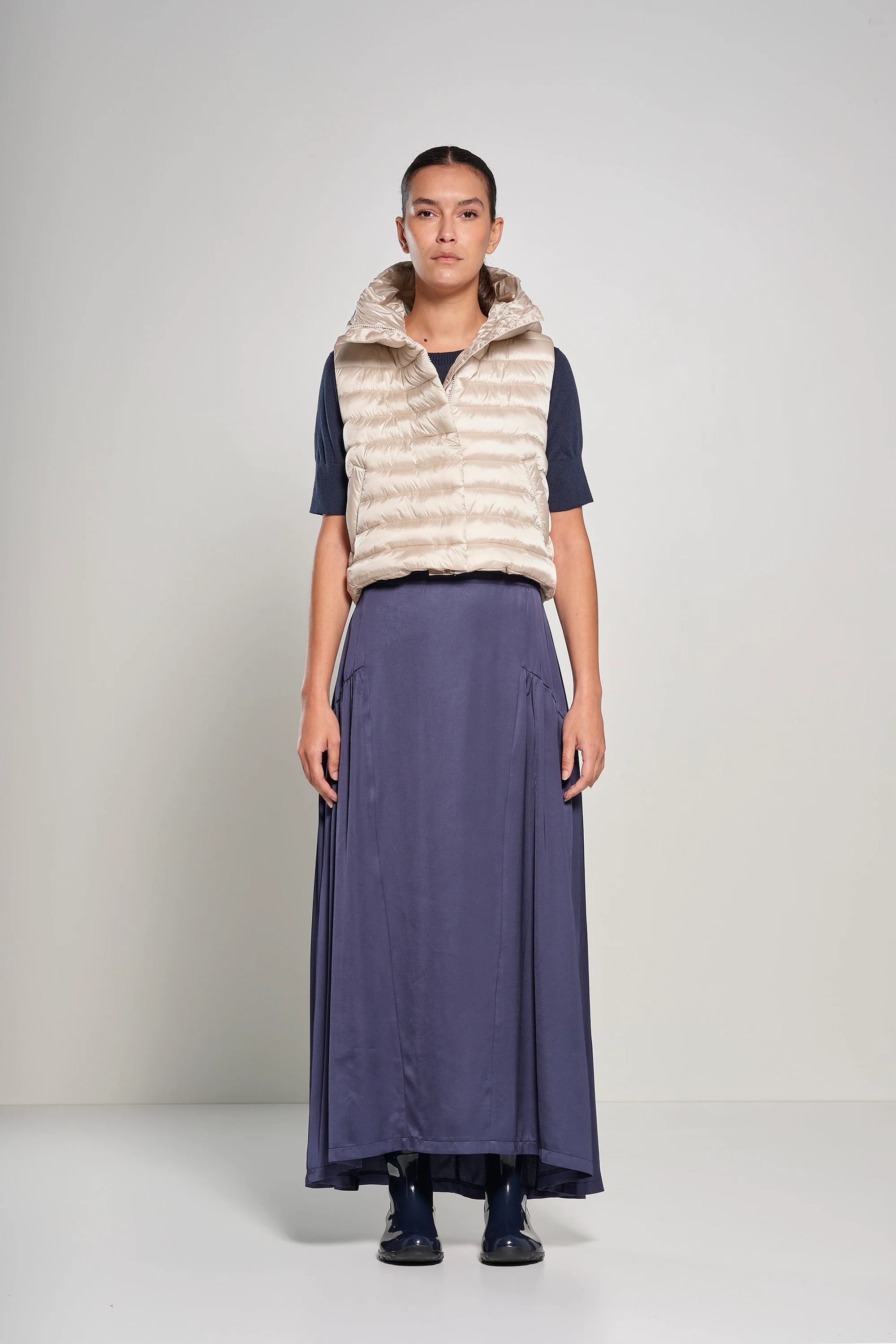 Smanicato Imbottito in Nylon Brillante con Cappuccio - Image 18