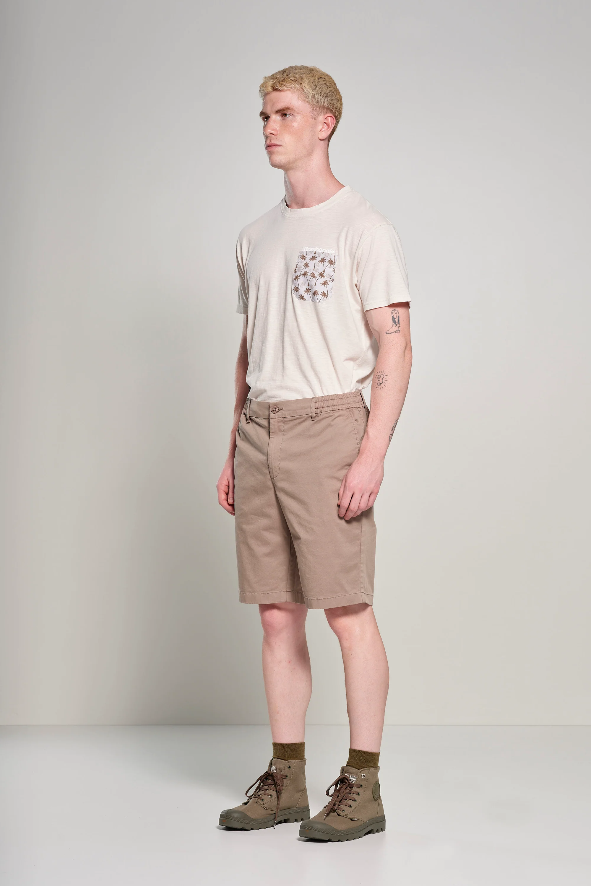 T-shirt con doppio taschino lato cuore - Image 17