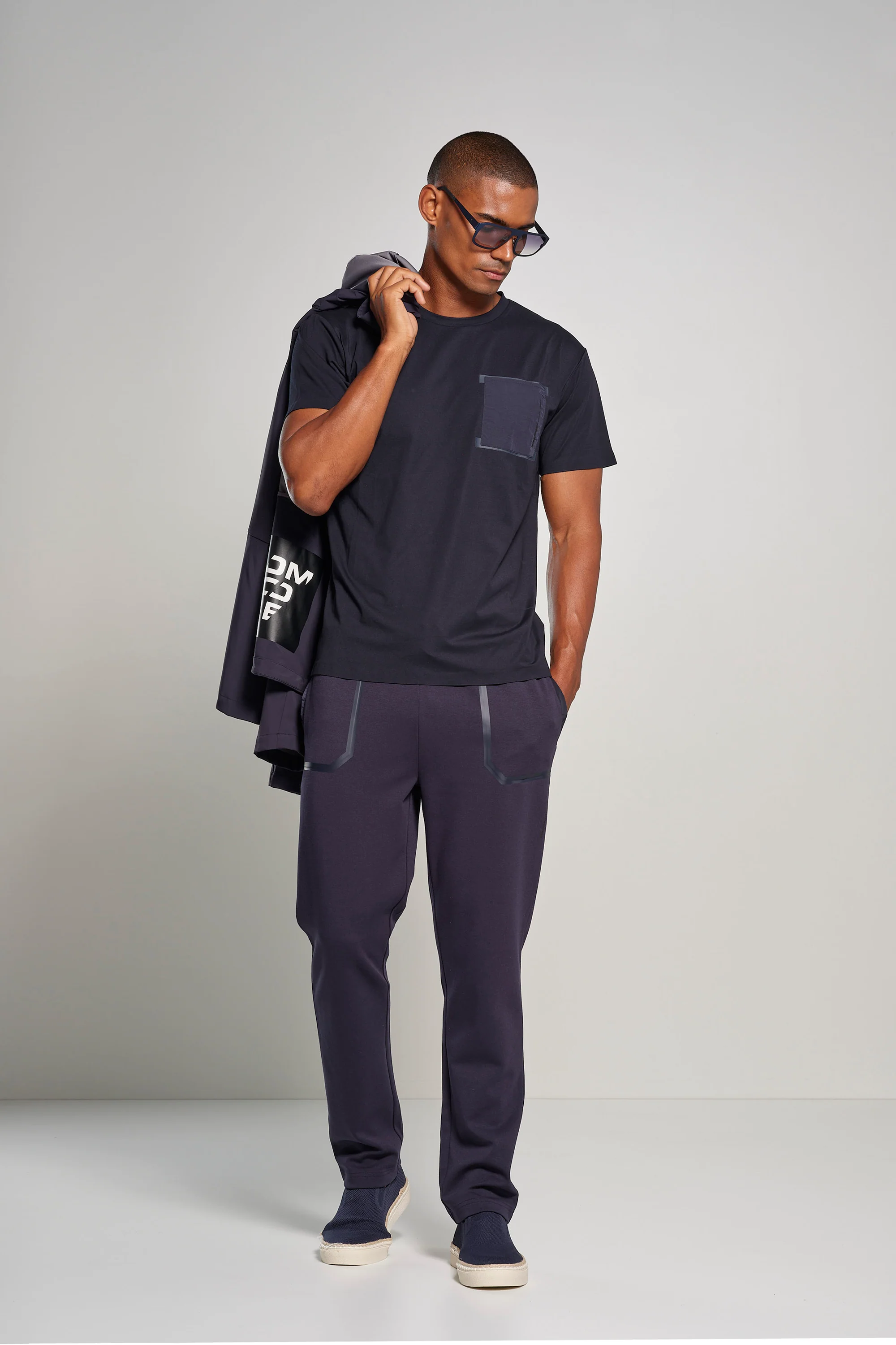 T-shirt in jersey tecnico stretch con taschino - Image 8